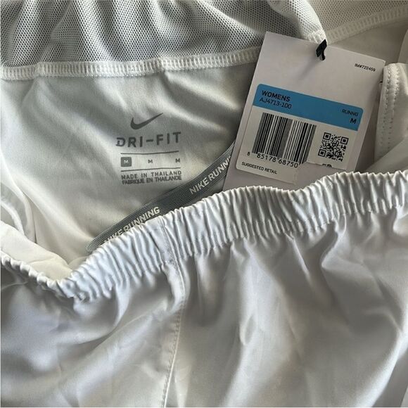 Nike NWT Women's Core Tempo Shorts in White Size Medium - Picture 8 of 8